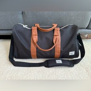 Herschel Novel Duffle - 43L